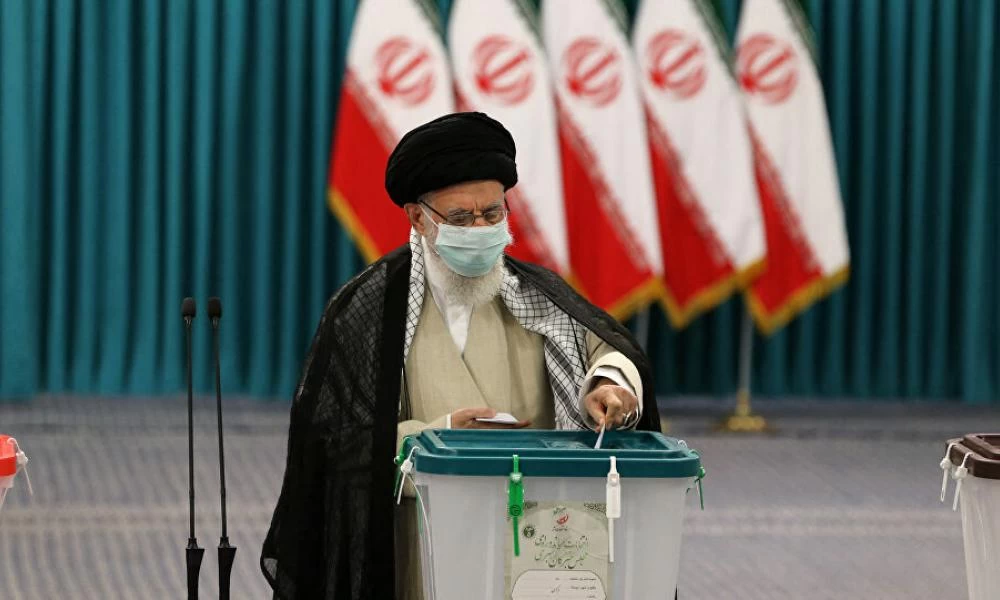 Εκλογές στο Ιράν: Ψήφισε στη Τεχεράνη ο αγιατολάx Αλί Χαμενεΐ